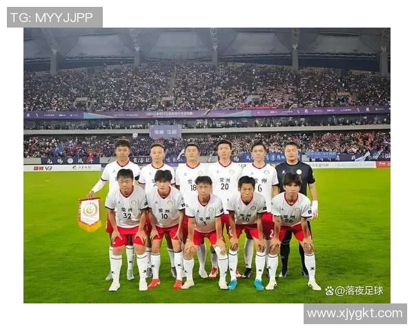 足球场上的闪耀之星那些技艺超群的足球明星们