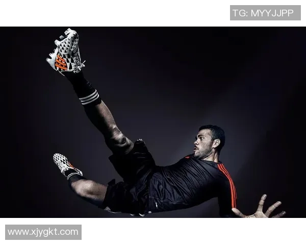 足球明星的日常生活瞬间揭秘展现他们场外的真实风采与个性魅力